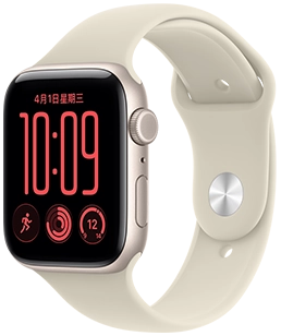 Apple Watch SE 3，展示星光色鋁金屬錶殼，右側外觀上有數位錶冠轉盤、麥克風、側邊按鈕，搭配沙色 (淺小麥色系) 運動型錶帶，錶帶配有按插式錶扣 (銀色按扣)