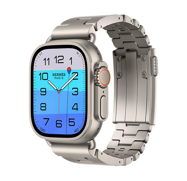 Apple Watch Hermès Ultra 4의 Fathom and Wonder 아날로그 시계 페이스에 시, 분, 초침, 깊이 컴플리케이션 및 연한 파랑색에서 진한 파랑색까지 농도 변화가 있는 바다 아래로 수영해 내려가는 다이버의 모습. 내추럴 색상 티타늄 케이스가 보이고, 오른쪽 옆면 외관에는 Digital Crown과 돌출된 측면 버튼이 보입니다. 그리 티탄 색상 Grand H Titane 밴드와 페어링되어 있습니다