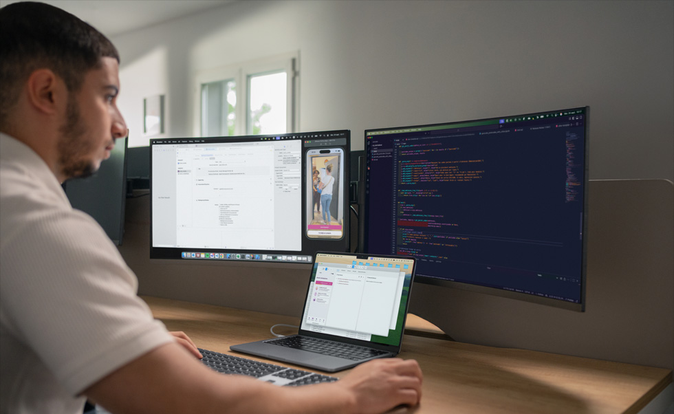 Kehittäjät käyttävät Xcodea MacBook Prossa Tut Tutin räätälöityjen appien hallintaan
