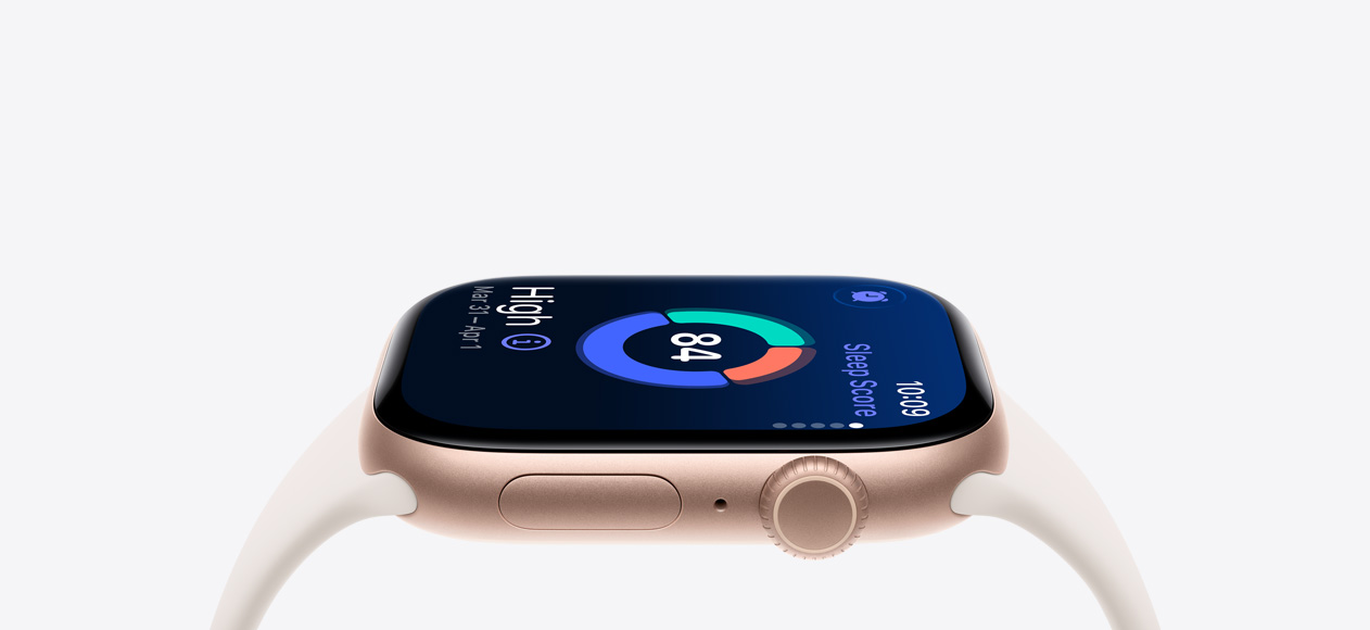 Apple Watch Series 11, hliníkový kryt vo farbe ružové zlato, spánkové skóre, pravá bočná vonkajšia strana, Digital Crown, mikrofón, bočné tlačidlo, športový remienok vo farbe hviezdna biela
