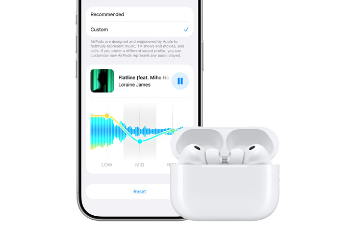 iPhone 17 Pro i sølv vist forfra med muligheder for at tilpasse bas, mellemtoner og diskant på AirPods